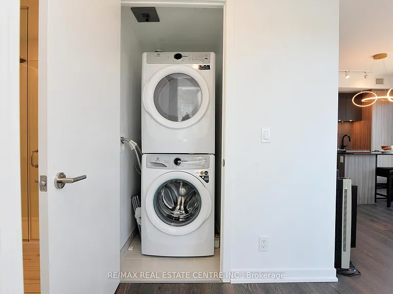 7950 Bathurst St #416 — Photo 48