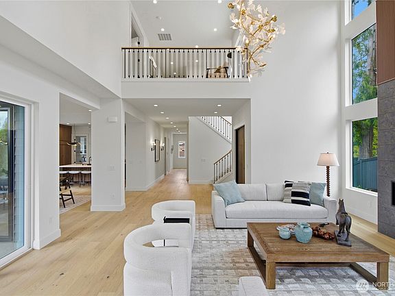 4th image of 10411 NE 17th Street