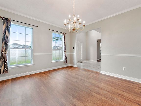 4th image of 7 Pine Lake Ct