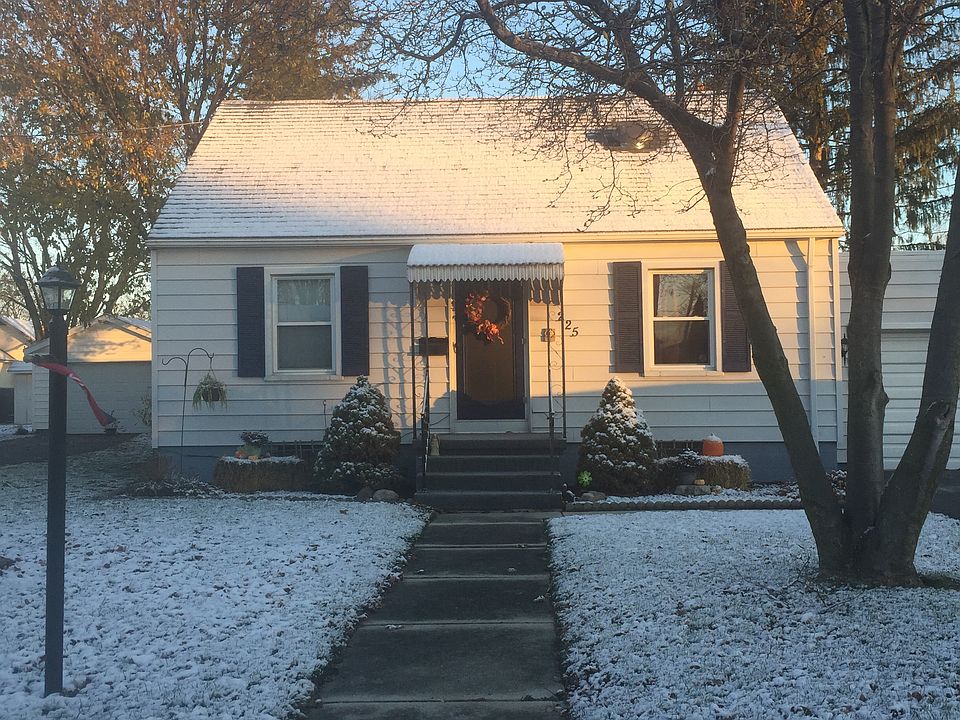 1st image of 225 Carr Ave