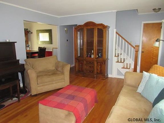 4th image of 14 Phillips St