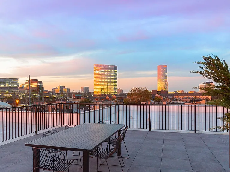 Graduate Pointe — Photo 188