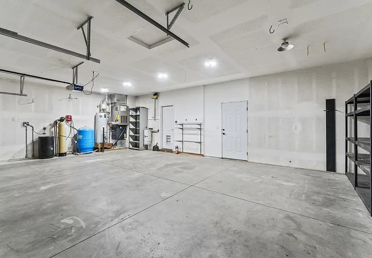 15081 Widgeon Ave — Photo 37