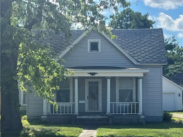 609 N Main St, Paris, IL 61944