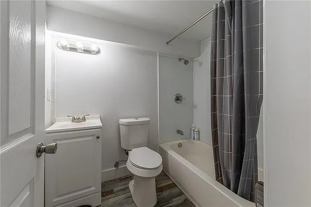 2205 Jefferson Ave — Photo 9