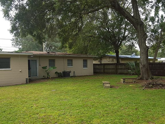 4th image of 2411 Dolphin Ave