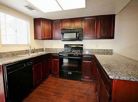 2nd image of 548 Sellers Pl