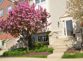 129 Willow Blvd, Willow Springs, IL 60480