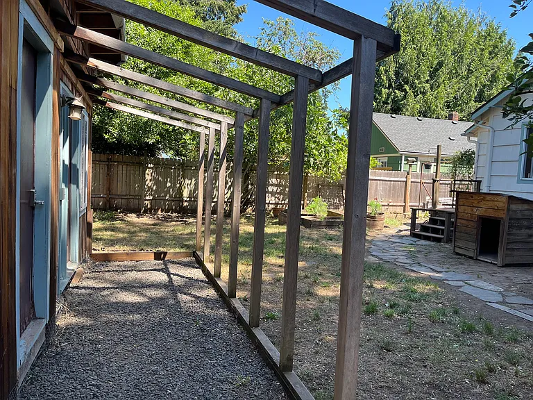 143 Tatum Ln — Photo 25