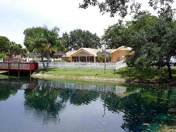 2nd image of 1376 Wildwood Lakes Blvd #6