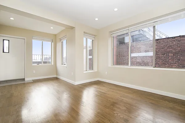 Rented by REAL New York | media 17