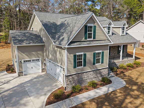 3rd image of 180 Longleaf Drive