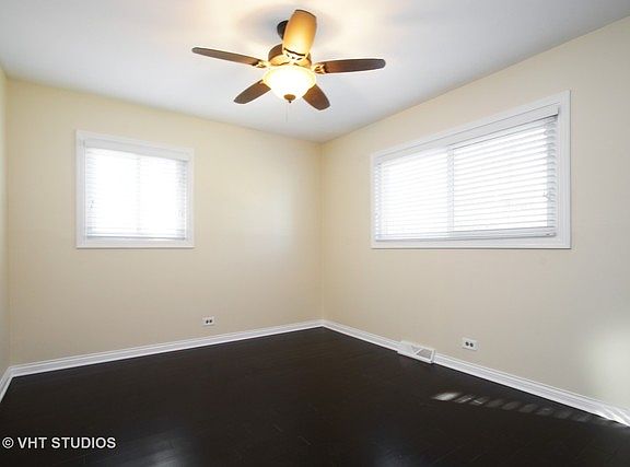 5th image of 263 E Eisenhower Ct