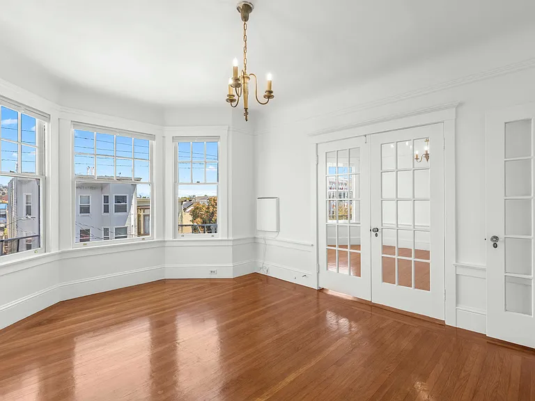 1166 S Van Ness Ave #5 — Photo 9
