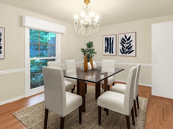 banquet-sized Dining Room