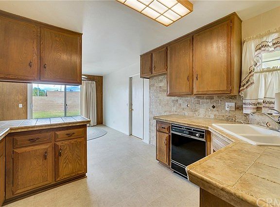 4th image of 18457 Farjardo St