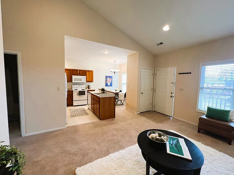 Entry (Laurelwood)