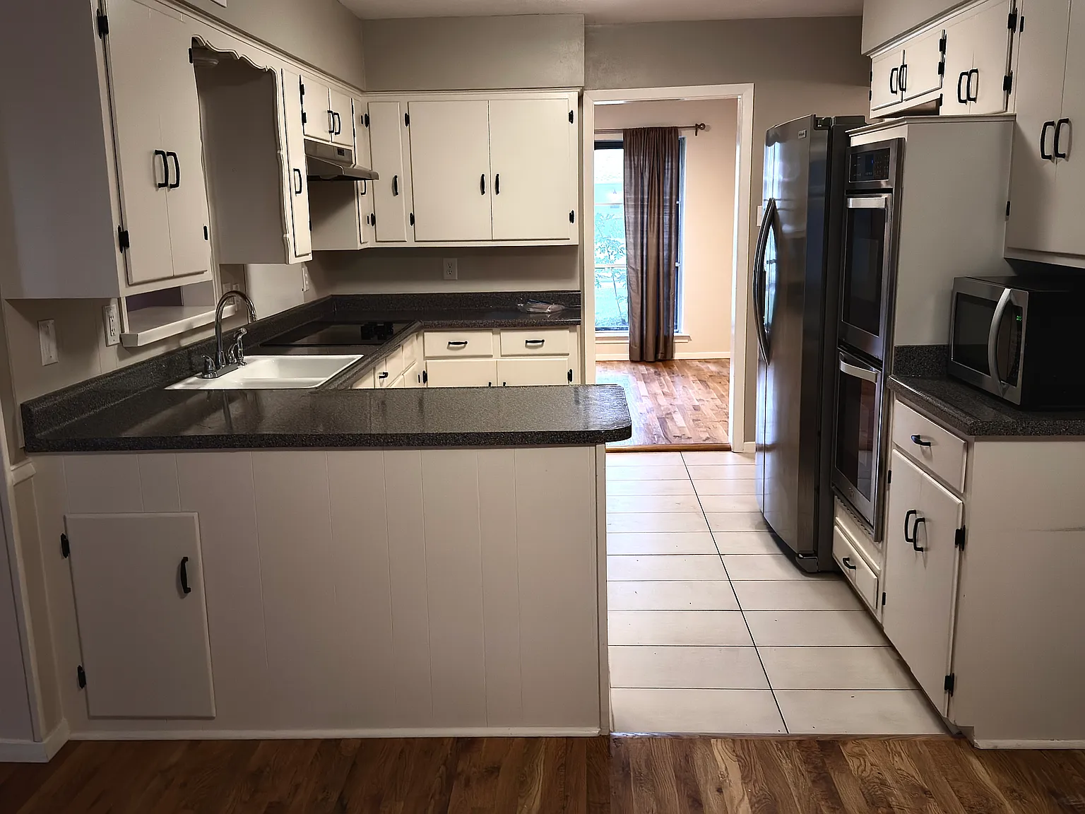 4 bed, 2361 sqft, $3,500 — Photo 4