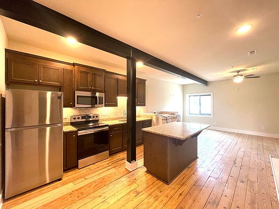 2nd image of 106 N Main St Unit 4