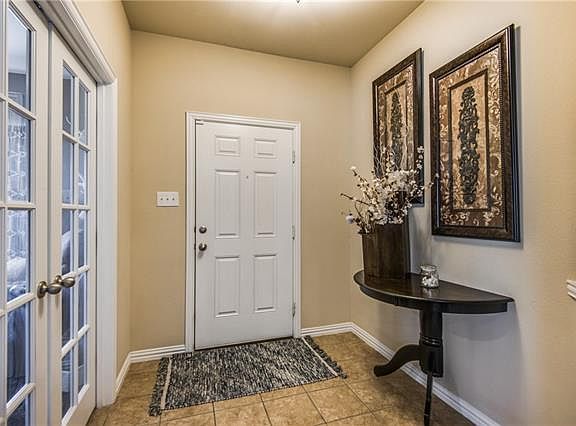 3rd image of 1029 Villa Paloma Blvd