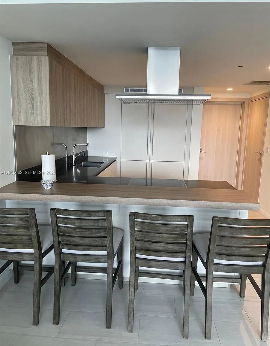 Brickell Flatiron — Photo 2