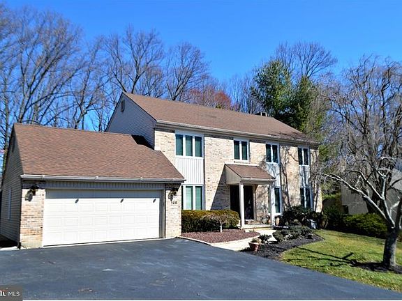 3rd image of 198 Fairhill Dr