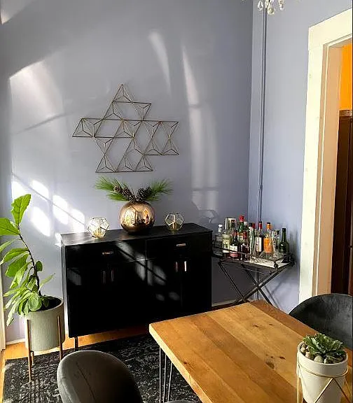 Dining room.