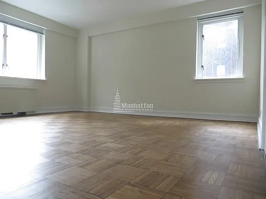 Rented by Manhattan Connection | media 26