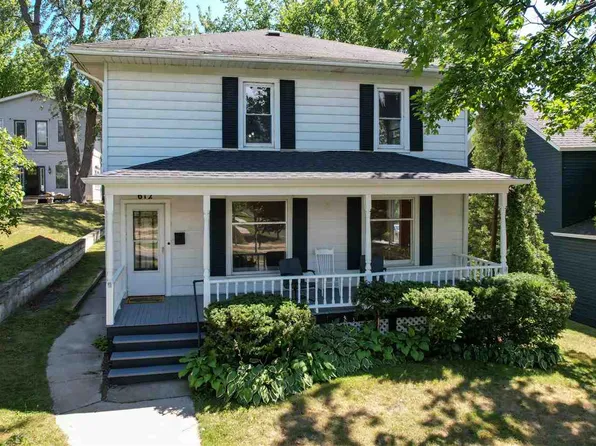 612 E Mitchell St, Petoskey, MI 49770