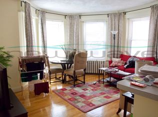 102 Queensberry St APT 12A, Boston, MA 02215