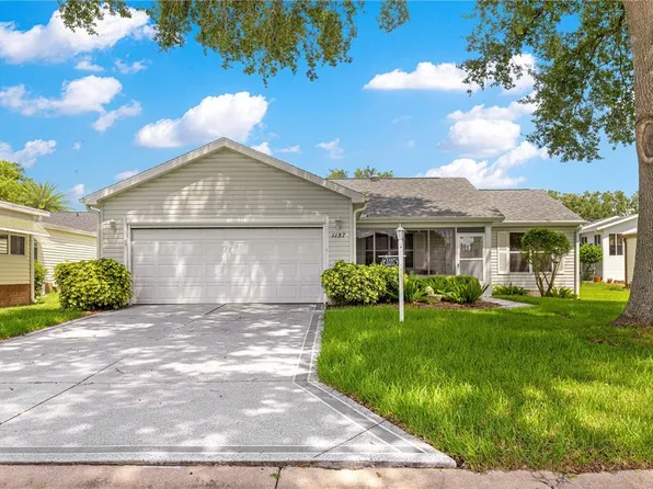 1157 Del Toro Dr, Lady Lake, FL 32159