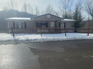 945 Pine Grove Rd, Fairmont, WV 26554