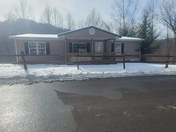 945 Pine Grove Rd, Fairmont, WV 26554