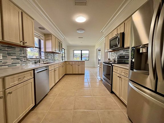 4th image of 10920 Ventura Circle