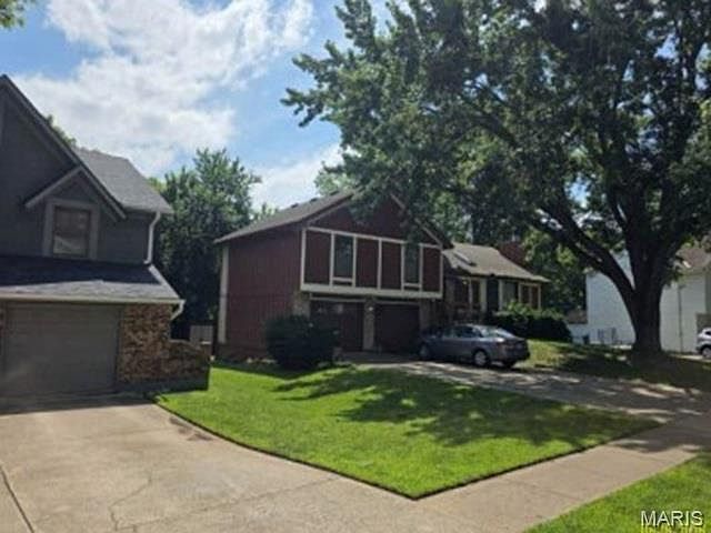 2nd image of 601 SE Brentwood Dr