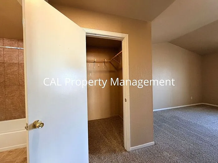 2440 N Main St #F — Photo 18