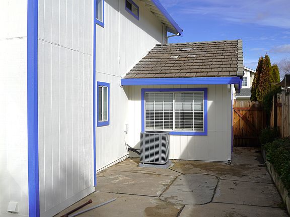 3rd image of 2904 Cherimoya Ct