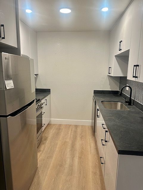 1st image of 472 Richmond Dr APT 2