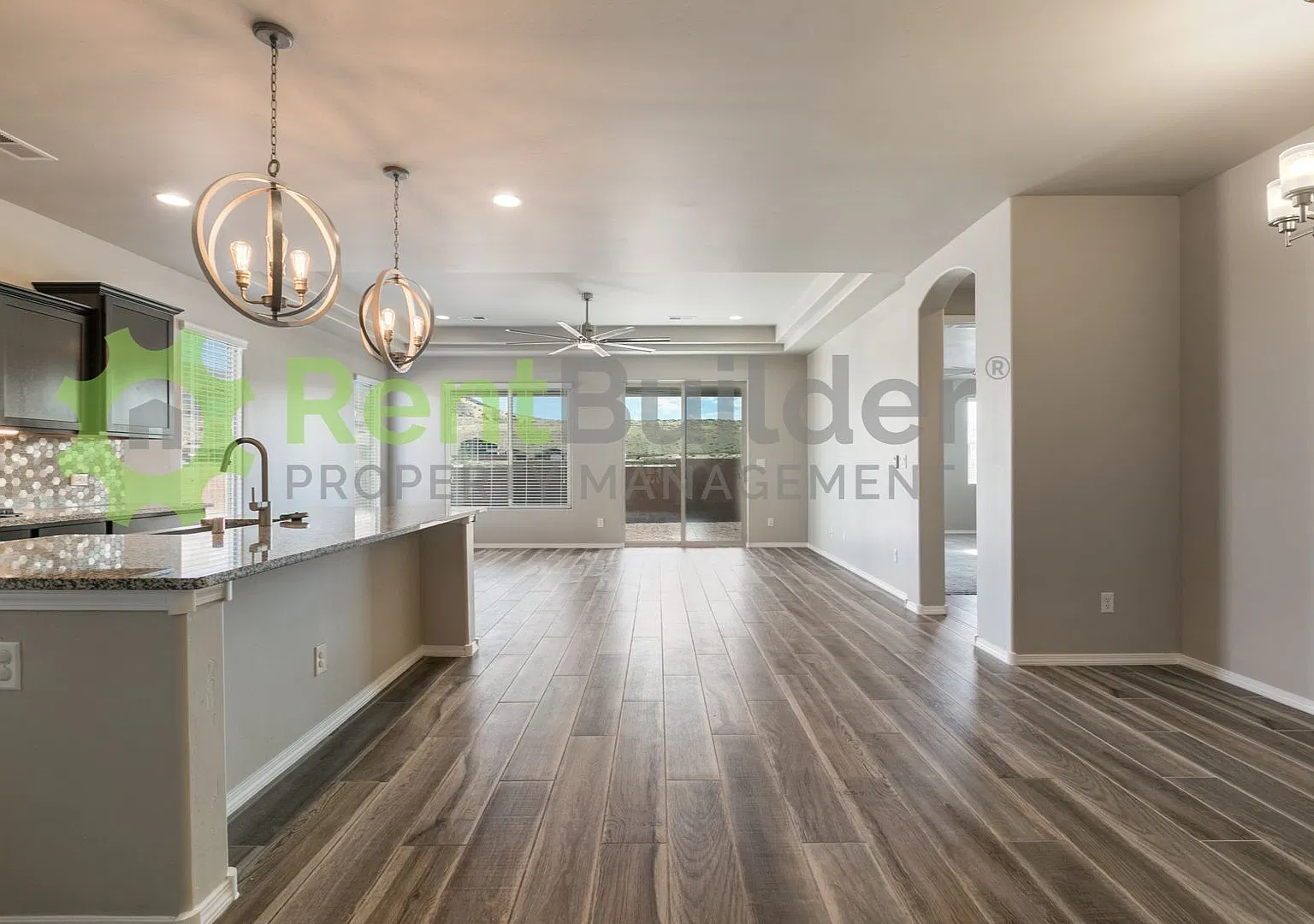 4 bed, 2.0 bath, 1907 sqft, $2,395 — Photo 4