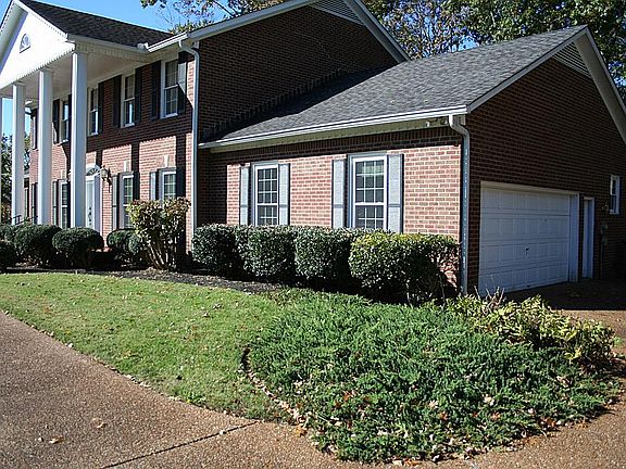 4th image of 2304 Londonderry Dr