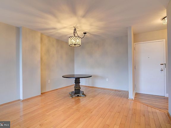5th image of 801 N Pitt St APT 801