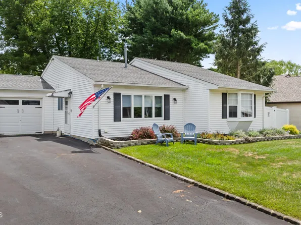 158 Cannonball Drive, Tinton Falls, NJ 07753