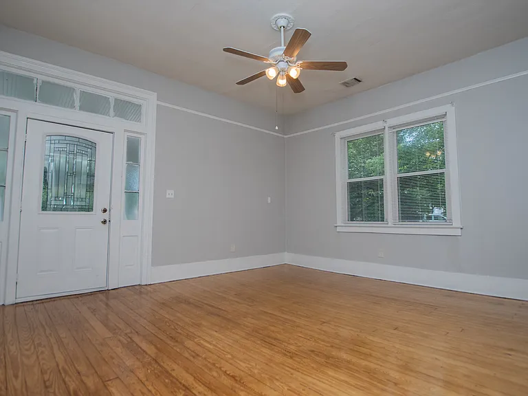 1818 Taylor Ave — Photo 16