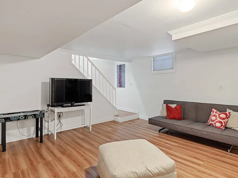 15 E Gate Rd — Photo 8