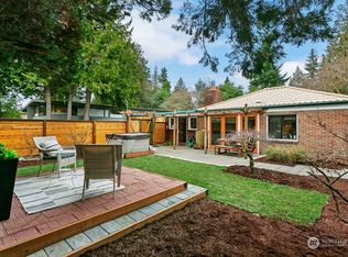 11003 Sand Point Way NE, Seattle, WA 98125