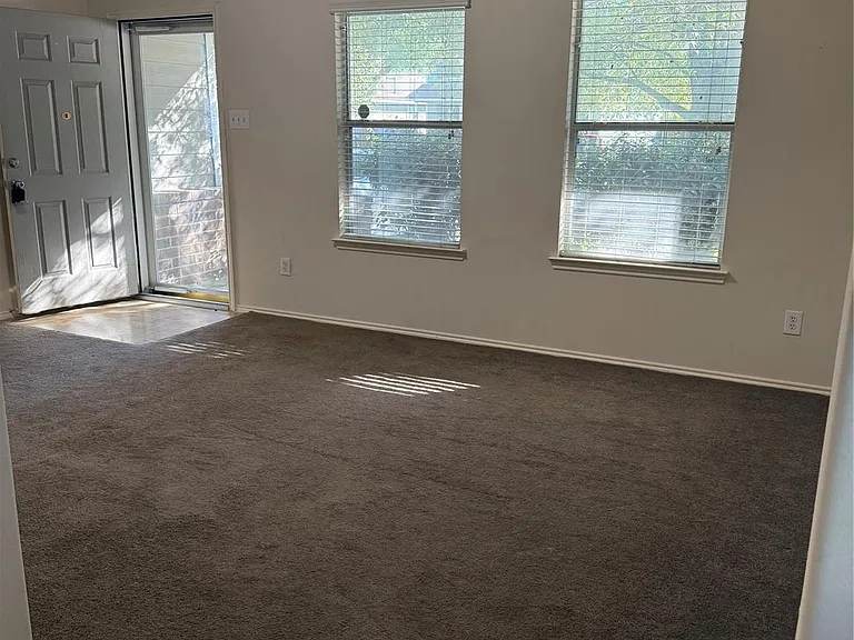 15823 Regal Trace Ln — Photo 22