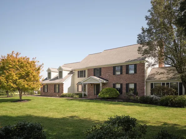 2 Candlewyck Ct, New Hope, PA 18938