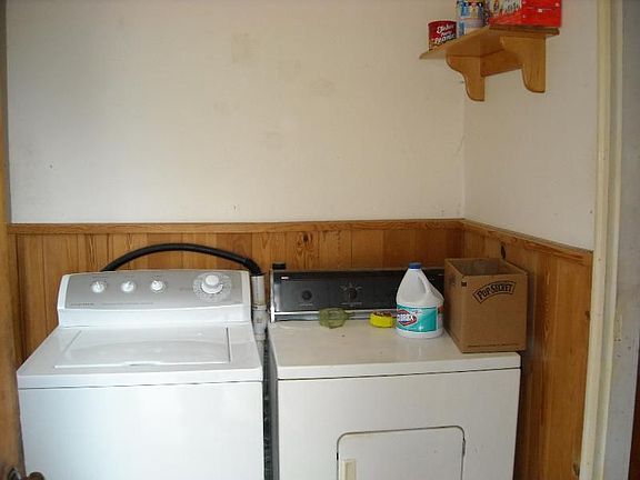 5th image of 518 Getchell Ave NE