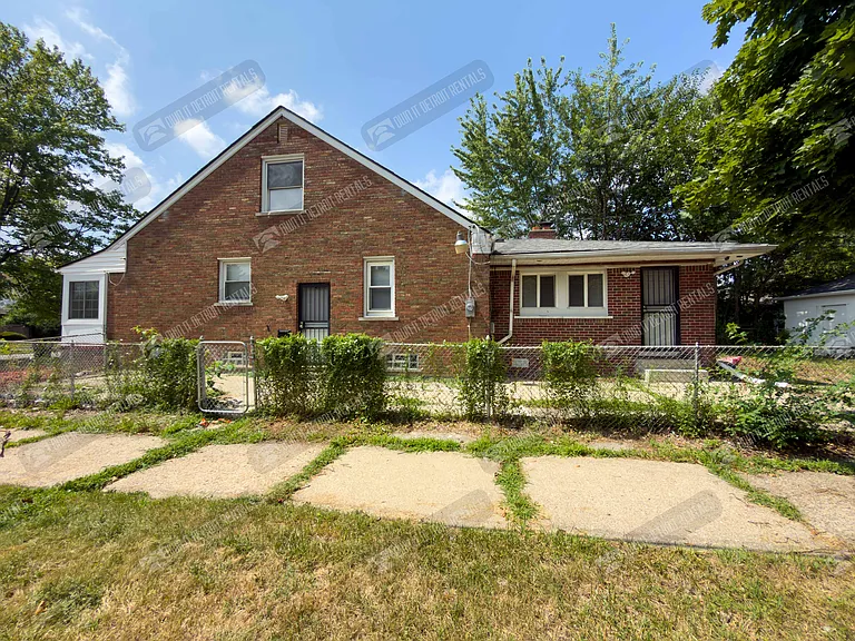 13917 Rossini Dr — Photo 4