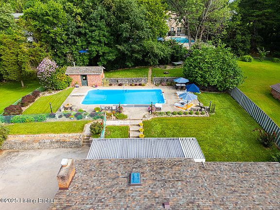 3rd image of 2301 Windsor Forest Dr